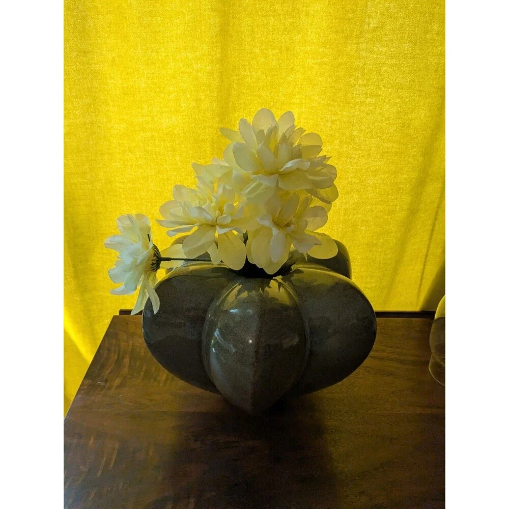 Vintage Haeger Melon‑Shaped Vase 166-70  Blue‑Gray Speckled Glaze – 7.5